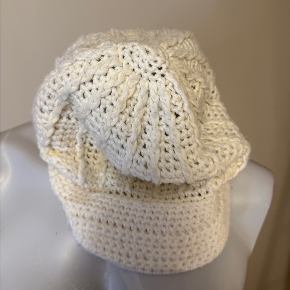 Barts Beanie Toque Adult One Size White Knit Brim Bill 100% Acrylic Ski Outdoors - Picture 2 of 6